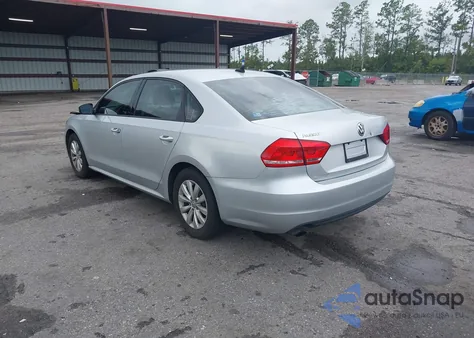 2015 Volkswagen Passat 1.8T Wolfsburg Edition из США, поврежденный, VIN 1VWAS7A33FC019839